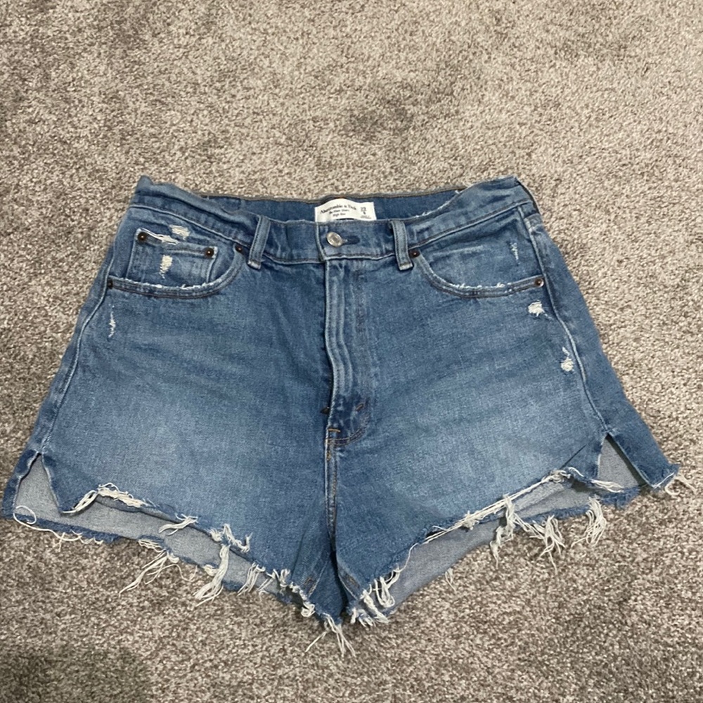 Abercrombie high rise mom shorts